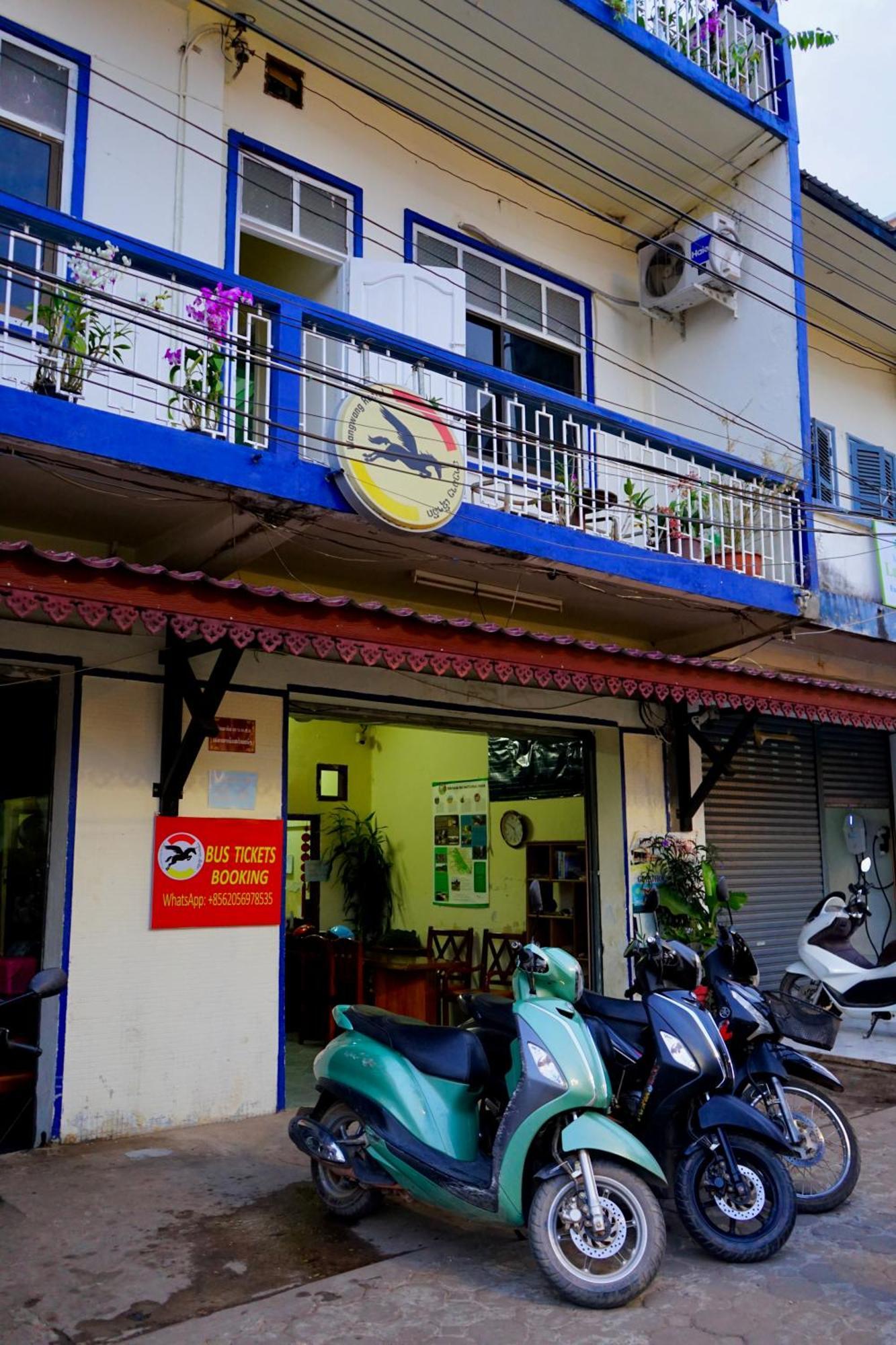 Kfg Guesthouse Thakhek Exterior foto