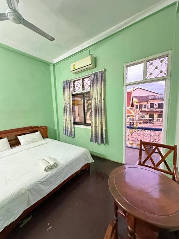 Kfg Guesthouse Thakhek Zimmer foto